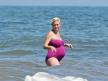 trudna Katy Perry uživa na plaži