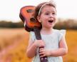 djevojčica s gitarom