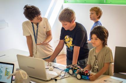 pregled-digitalno-programersko-robotskih-programa-za-djecu
