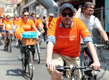 subotnja-spica-u-znaku-bicikliranja-brojni-gradani-vozili-orange-bike-ride