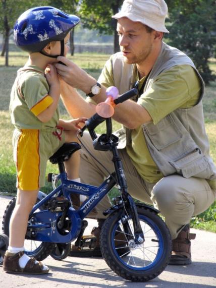 3-savjeta-za-roditelje-kako-nauciti-dijete-voziti-bicikl