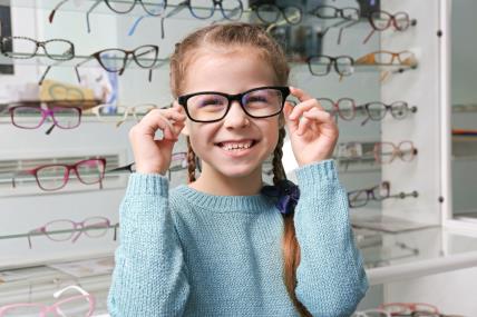 savjet-oftalmologa-na-sto-obratiti-pozornost-kod-odabira-djecjih-naocala