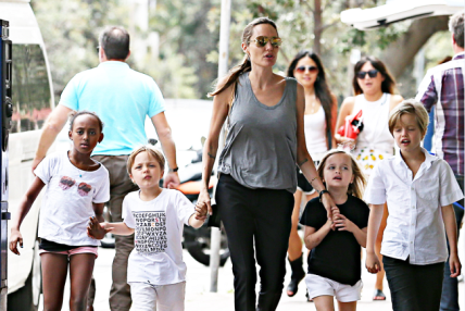 Angelina Jolie s djecom