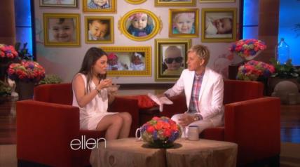 Mila Kunis u showu kod Ellen