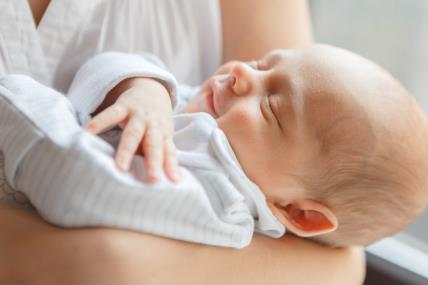 3 trika kako da vaša beba bolje spava