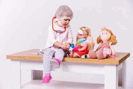 Igra lutkama potiče razvoj djeteta