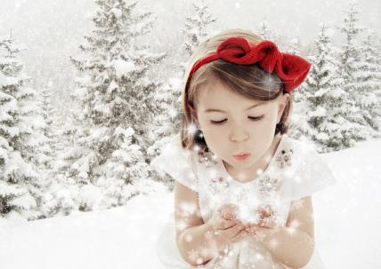 djevojčica u snijegu