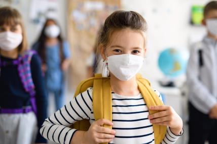Kako je covid pandemija utjecala na malu djecu i učenike?