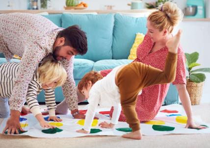Roditelji koji se igraju s djecom bolji su na poslu, otkriva istraživanje