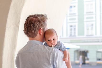 Kako prepoznati tihi refluks kod beba i kako joj pomoći