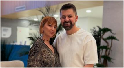 Amel Ćurić i supruga.jpg