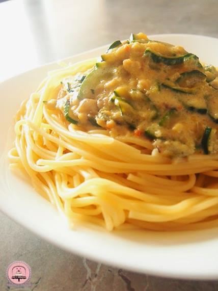 spagete-s-umakom-od-tikvica