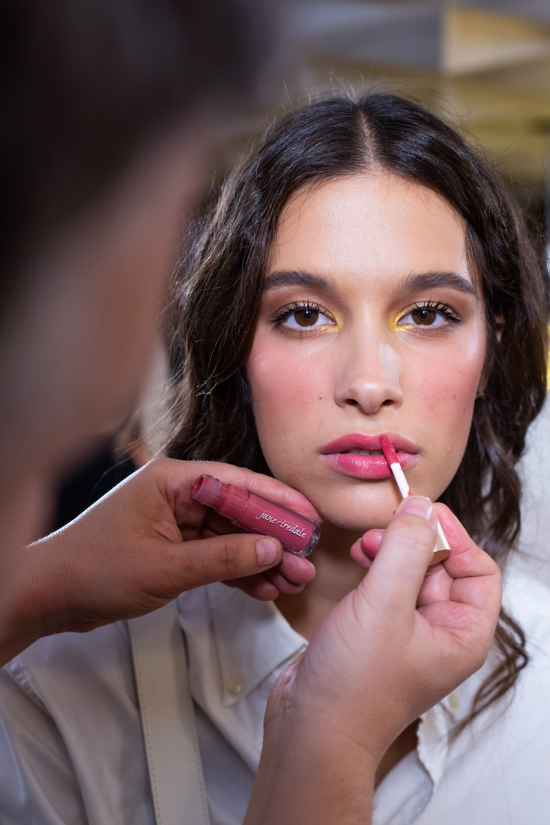 Uz Jane Iredale sjajila za usne modeli su zablistali