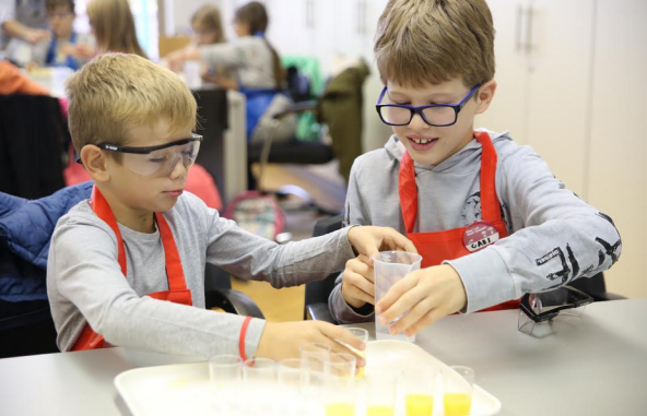 program-atraktivnih-radionica-iz-kemije-za-skolarce