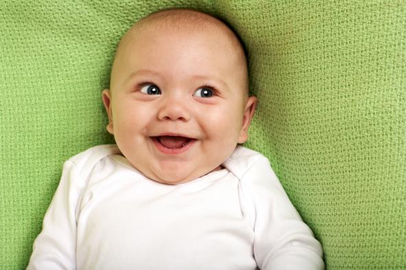 beba se smije