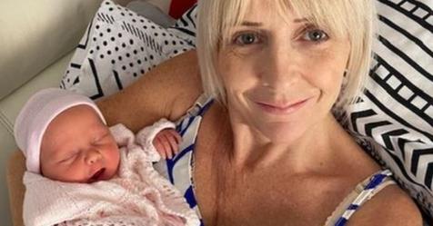 Rodila je s 53 godine nakon 21 IVF postupka
