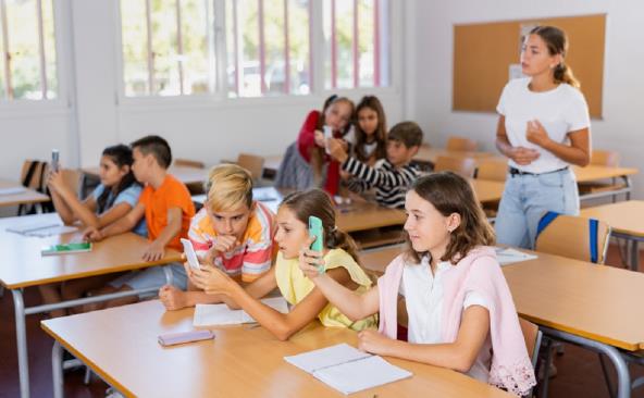 Učitelji istaknuli 8 najvećih problema današnje generacije djece