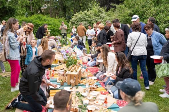 4. Hummus fest.jpg
