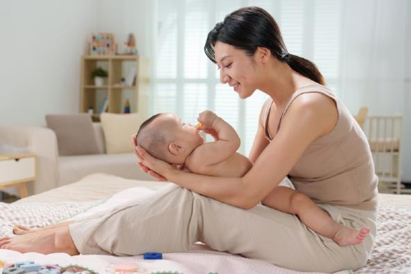 Kako mame u Kini bebe odvikavaju od pelena i uče na kahlicu?