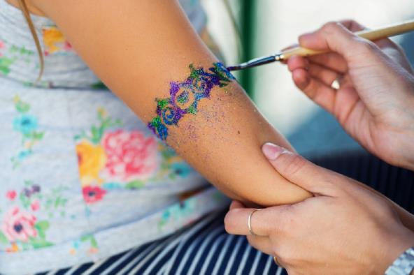 Dermatologinja upozorava roditelje: Privremene tetovaže mogu imati trajne posljedice za dječje zdravlje