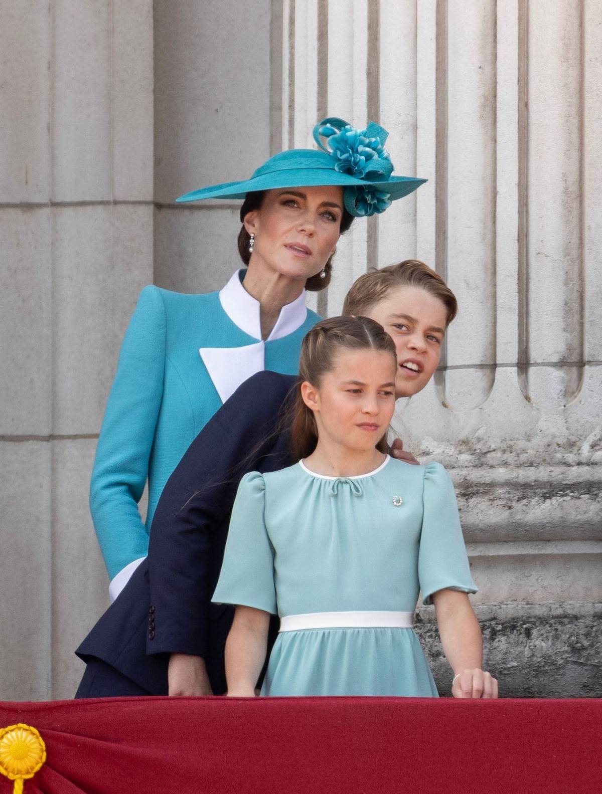 Kate Middleton i obitelj na kraljevoj rođendanskoj paradi