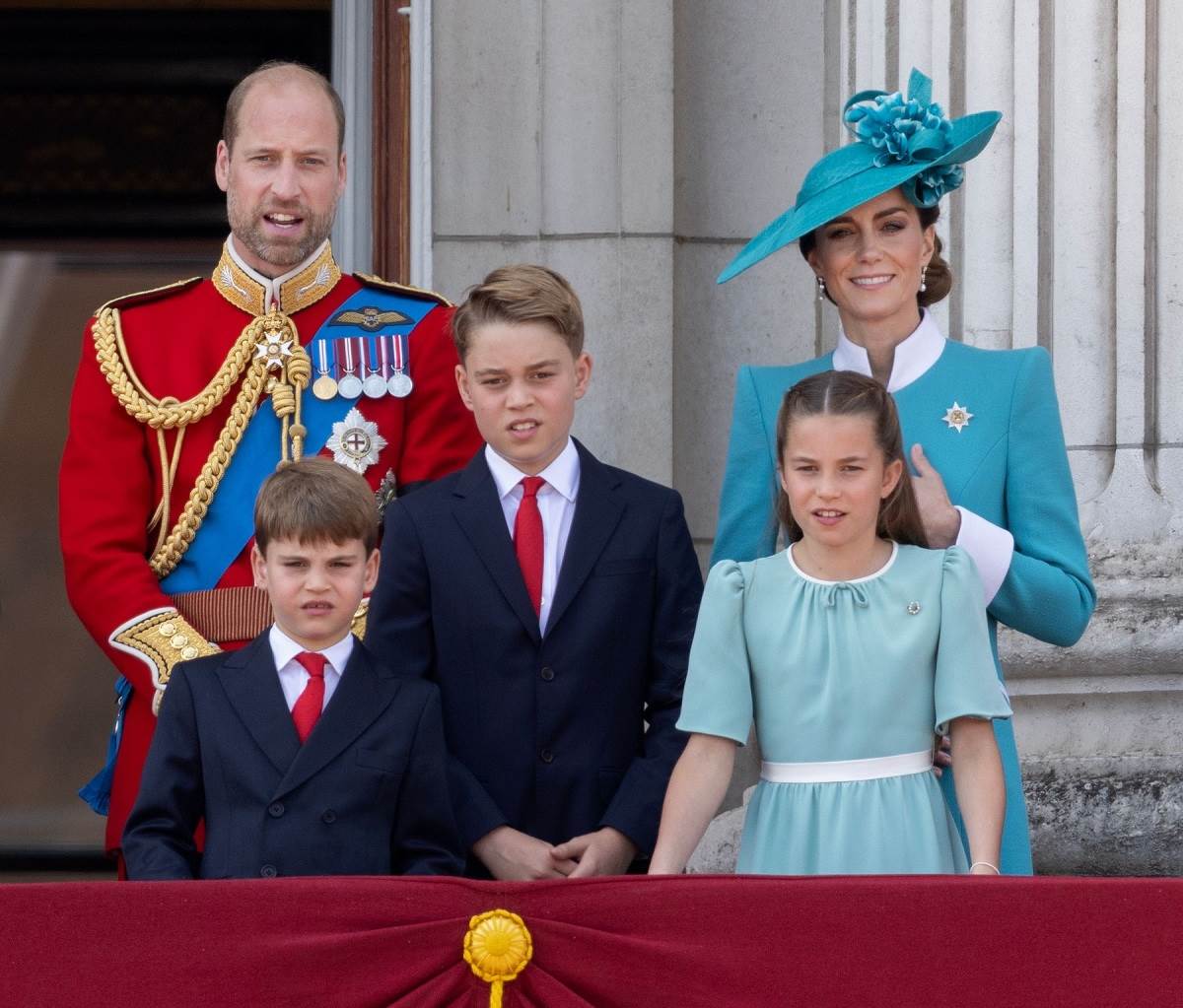 Kate Middleton i obitelj na kraljevoj rođendanskoj paradi