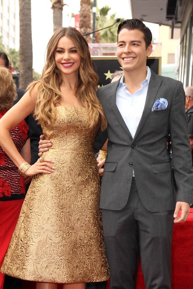 Sofia Vergara i sin.jpeg